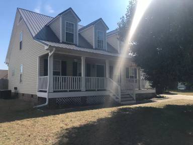 Main picture of 128 Arbor Dr