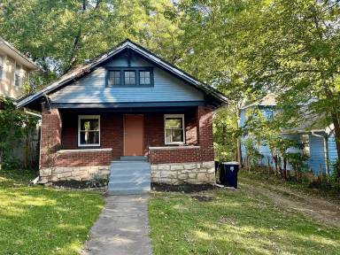 Main picture of 1192 E 65th St