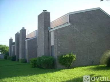 Main picture of 5001 Middlecoff Cir