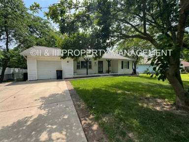 Main picture of 5215 N Wayne Ave