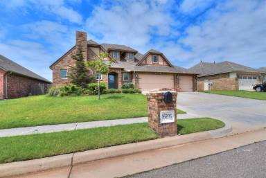 Main picture of 16205 Petaluma Pl