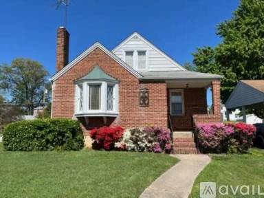 Main picture of 100 Elinor Ave