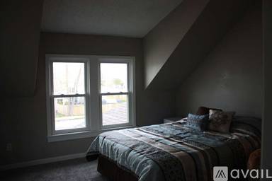 Main picture of 1129 16th Ave SW