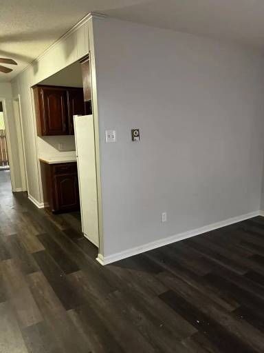 Main picture of 2603 S Waldron Rd