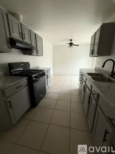 Main picture of 305 1/2 N Dwyer Pl