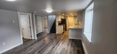Main picture of 610 N Grand Ave