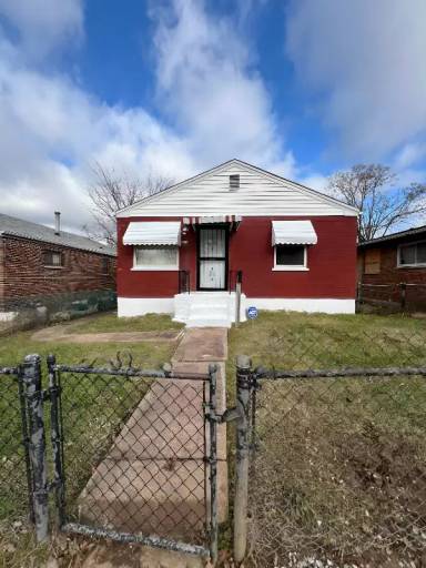 Main picture of 5875 Roosevelt Pl