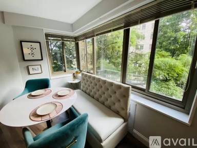 Main picture of 5 E Goethe St