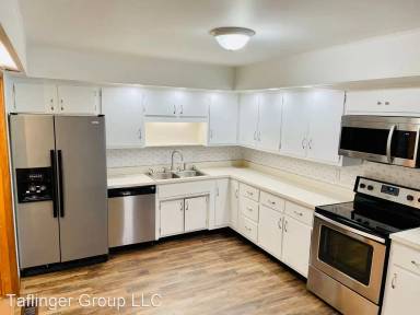 Main picture of 2209 E 4th St