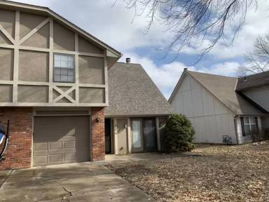 Main picture of 804 NW 37th St
