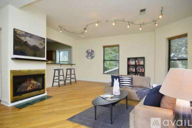 Main picture of 1318 W Wilson Ave