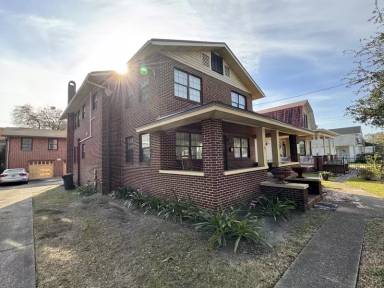 Main picture of 1843 Hubbard St