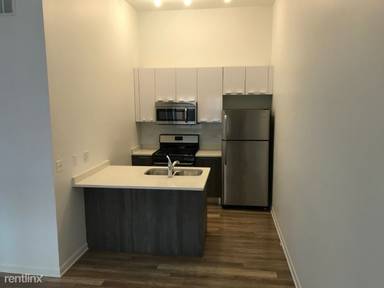 Main picture of 2700 W North Ave