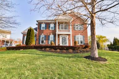 Main picture of 43878 Middlesex Dr