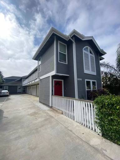 Main picture of 2696 Santa Ana Ave