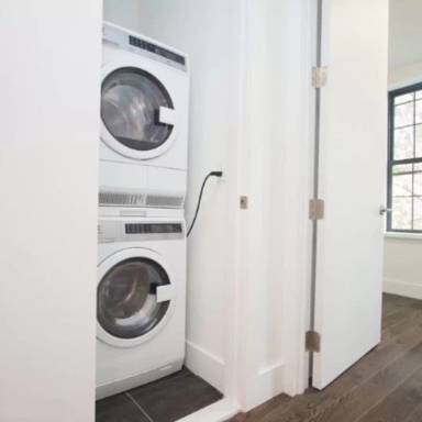 Main picture of 1675 Woodbine St