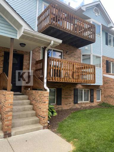 Main picture of 242 Pinewood Dr