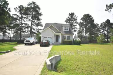 Main picture of 696 Valley Oak Dr