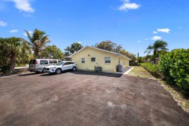 Main picture of 4339 Mariner Rd