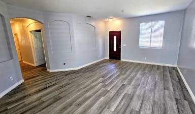 Main picture of 17371 Redmaple St
