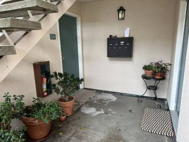 Main picture of 204 Larkspur Plaza Dr