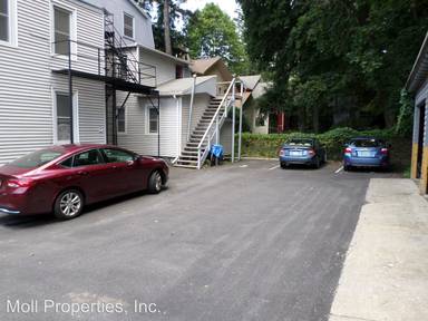 Main picture of 105 N Quarry St