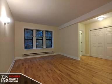 Main picture of 1347 N Dearborn St