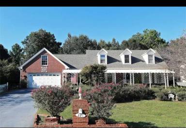 Main picture of 221 Hambridge Ct