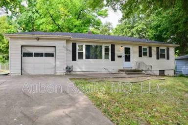 Main picture of 3356 S Crisp Ave