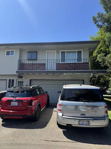 Main picture of 240 Breuner Dr