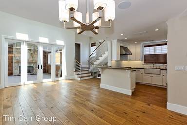 Main picture of 606 Acacia Ave