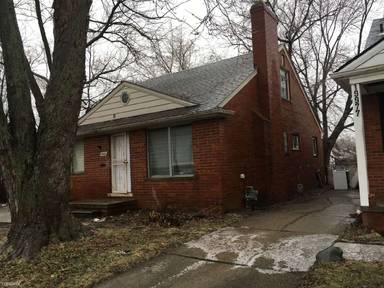 Main picture of 19969 Cushing St