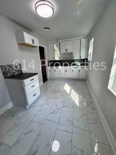 Main picture of 314 W 47th Pl N
