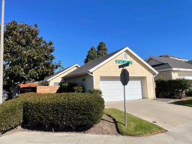 Main picture of 822 Skysail Ave