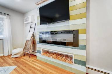 Main picture of 6159 Ridge Ave