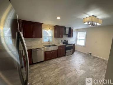 Main picture of 1521 Parker St