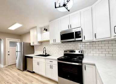 Main picture of 1532 S 64th St