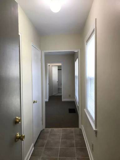 Main picture of 215 Capital Ave