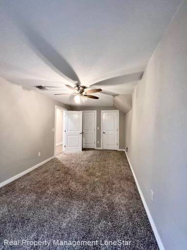 Main picture of 1040 W Craig Pl