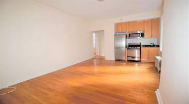 Main picture of 13 W 13th St