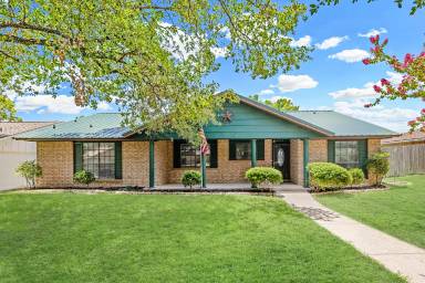 Main picture of 2209 Winchester Dr