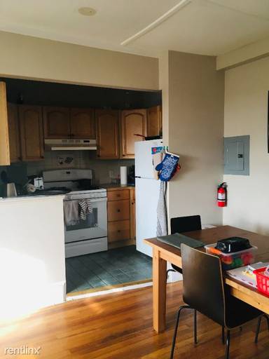 Main picture of 1615 Commonwealth Ave