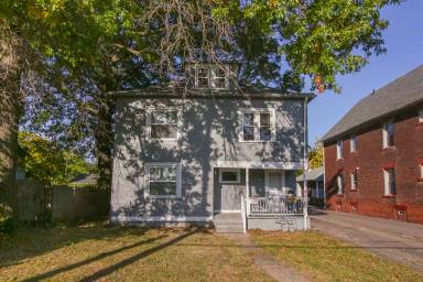 Main picture of 1470 W 110th St