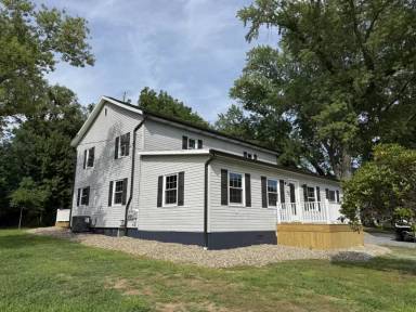 Main picture of 1725 Allegheny Blvd