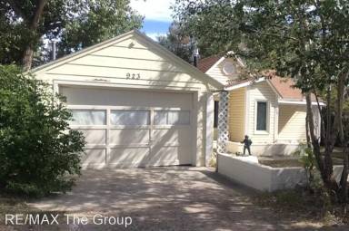 Main picture of 923 Adams St