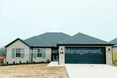 Main picture of 372 W Canada Dr