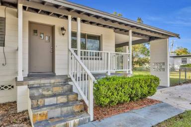 Main picture of 3202 Drake Dr