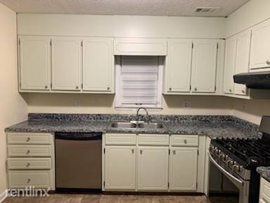 Main picture of 5370 Ridge Forest Dr