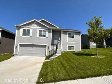 Main picture of 7809 N 81st St