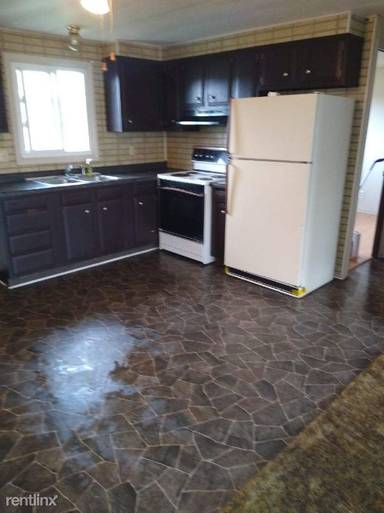 Main picture of 108 W Railroad Dr N